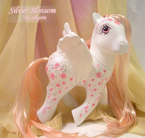 silver blossom 2006 - custom pony by aikarin